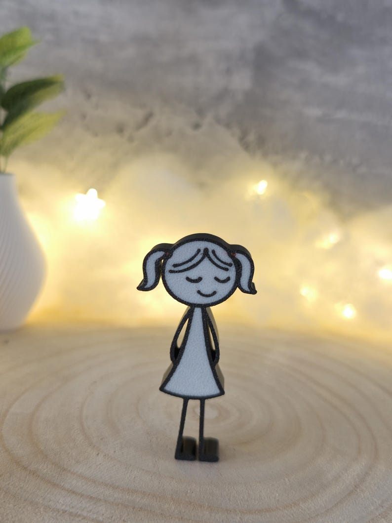 3D gedruckte Mädchenfigur – minimale Deko – Ergänzung Familie